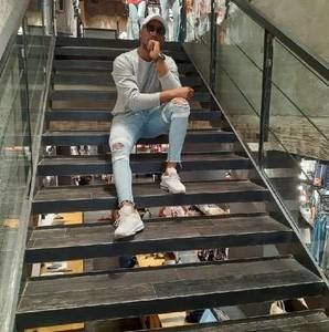 Meet your Posher, Rafa